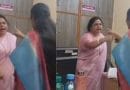 पुण्यात भाजपच्या विद्यमान नगरसेविका आणि माजी नगरसेविका यांच्यात झालेल्या वादाचा व्हायरल व्हिडिओ स्क्रीनशॉट.