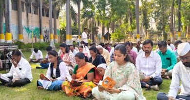 संगमनेरमध्ये जयश्री थोरात यांच्या उपस्थितीत हजारो नागरिकांनी केले 'शिवाजी कोण होता?' पुस्तकाचे सामूहिक वाचन.
