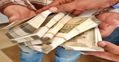 Indian currency notes seized by Thane ACB in bribery case raid