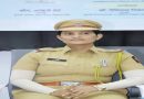 पल्लवी जाधव यांची सहायक पोलीस निरीक्षक पदी पदोन्नती, खांद्यावर स्टार लावताना वरिष्ठ पोलीस अधिकारी
