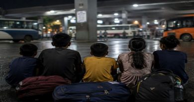 Five missing children siblings found at Swargate bus stand Pune police rescue.