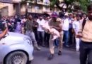 मीरा रोड येथील सोसायटीत बकऱ्यांवरून झालेल्या वादानंतर परिस्थिती नियंत्रणात आणताना पोलीस आणि जमलेली गर्दी