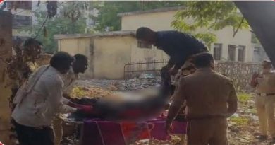 अंबाजोगाई पोलीस घटनास्थळी तपास करताना - Ambajogai Crime News Beed Police Case
