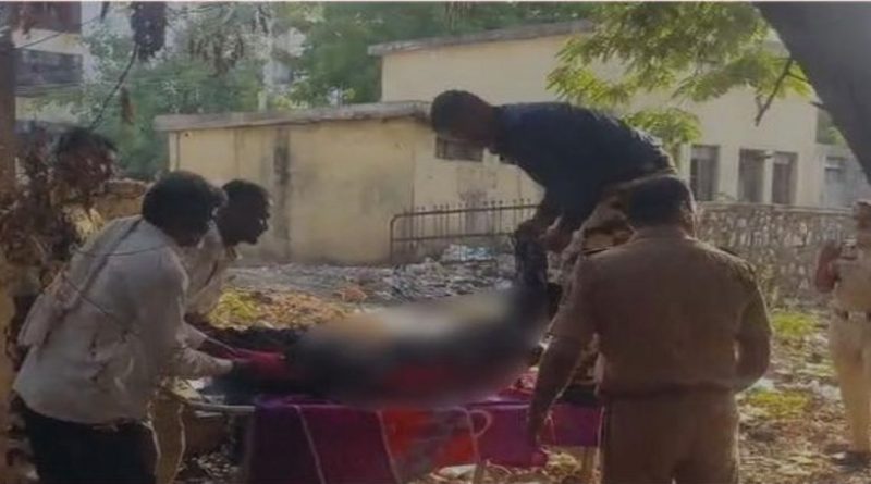 अंबाजोगाई पोलीस घटनास्थळी तपास करताना - Ambajogai Crime News Beed Police Case