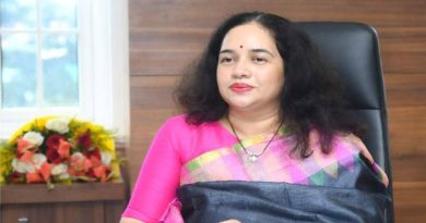"मुंबई महापालिकेतून तडकाफडकी बदली झालेल्या IAS अधिकारी डॉ. अश्विनी जोशी."