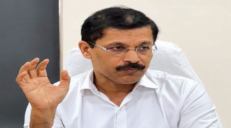 हॉटेलमध्ये मोफत पाणी देण्याचे आदेश देणारे एफडीए आयुक्त तुकाराम मुंढे