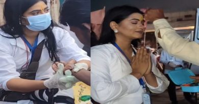 आषाढी वारीच्या वाटेवर वारकऱ्यांची वैद्यकीय सेवा करताना मराठी अभिनेत्री